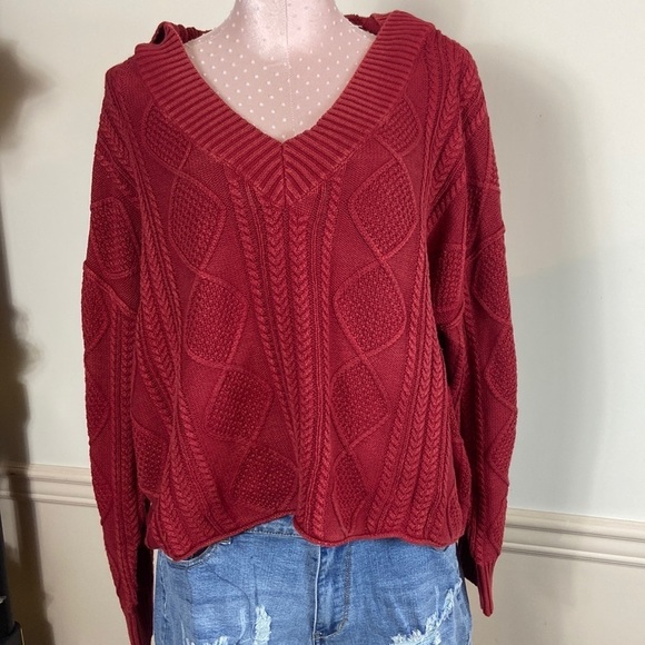 Pol hooded cable knit sweater — red - Picture 4 of 6